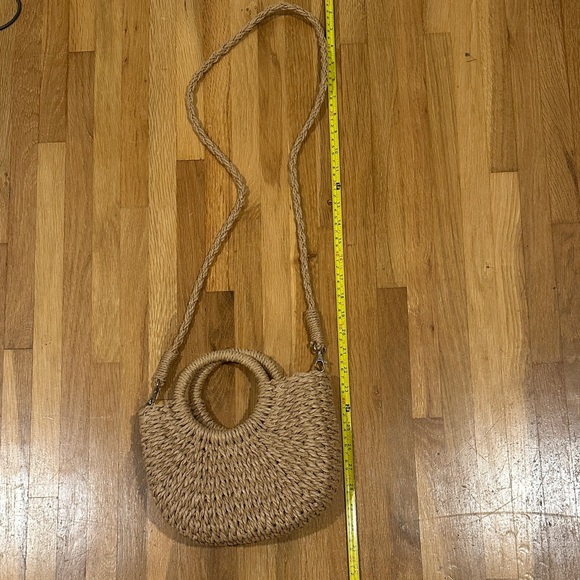 Shein | Stylish Tan Woven Handbag - Picture 11 of 12
